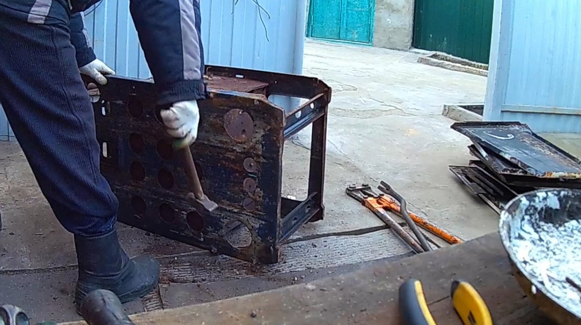 Сколько можно заработать разобрав на металлолом старую газовую плиту