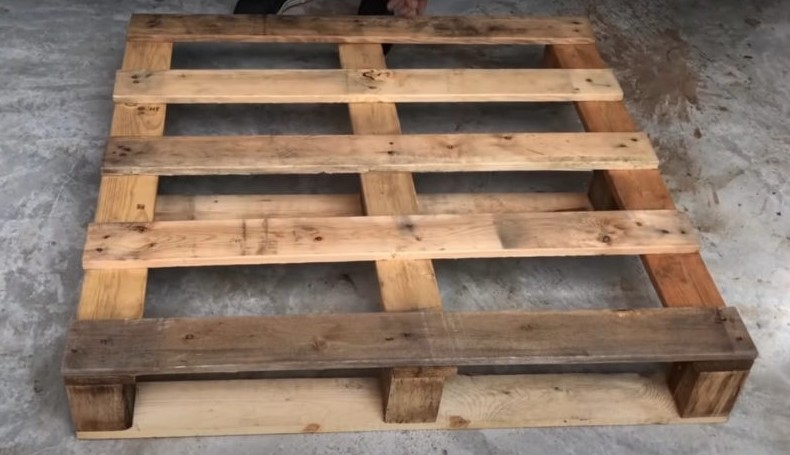 Удивительный проект по недорогому преобразованию деревянных поддонов - «Мебель»