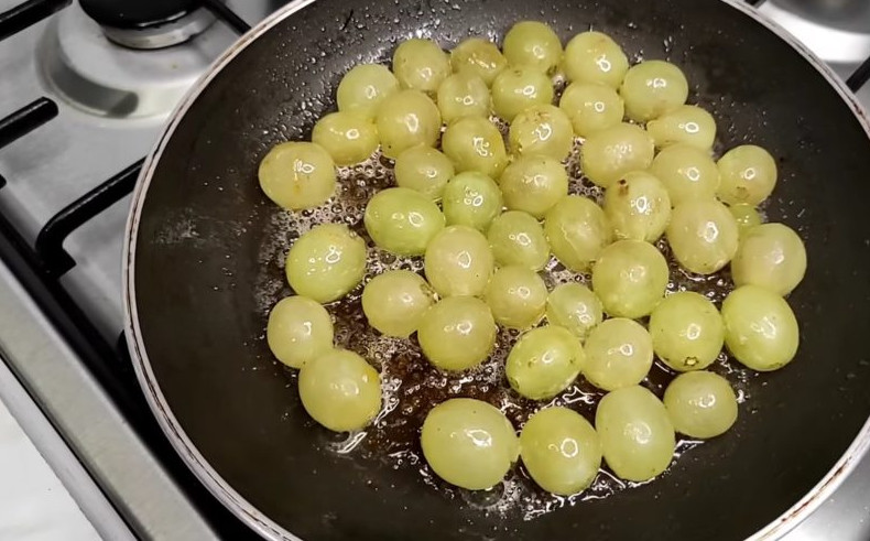 Готовлю, когда гости стучат в дверь. Самый быстрый пирог с виноградом из доступных продуктов - «Своими руками»